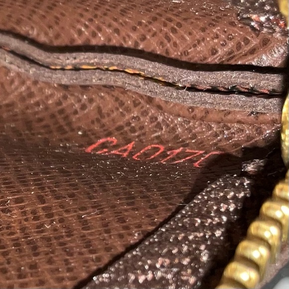 Louis Vuitton Damier Ebene Key Pouch Cles - Picture 4 of 8